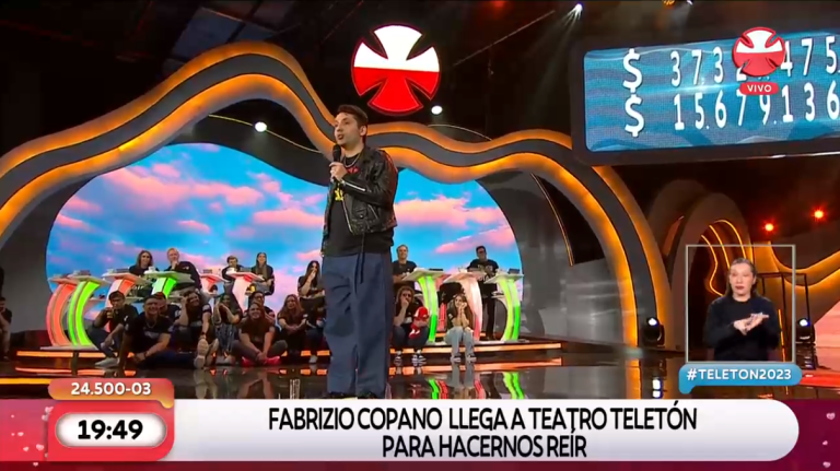 Fabrizio Copano llenó de risas el Teatro Teletón con su show de humor