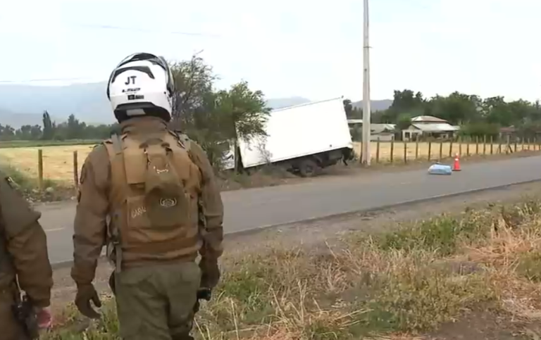 Encuentran a hombre baleado dentro de camión en Lampa: Llevaba sacos de marihuana en su carga