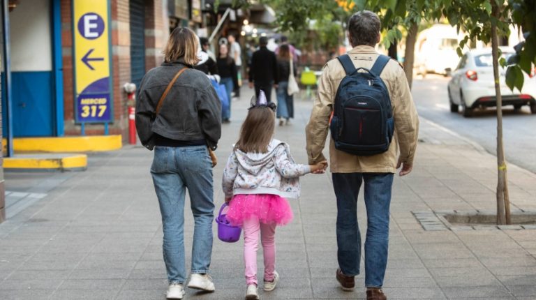 Bono Base Familiar 2023: Consulta con tu RUT si eres beneficiario y conoce los requisitos