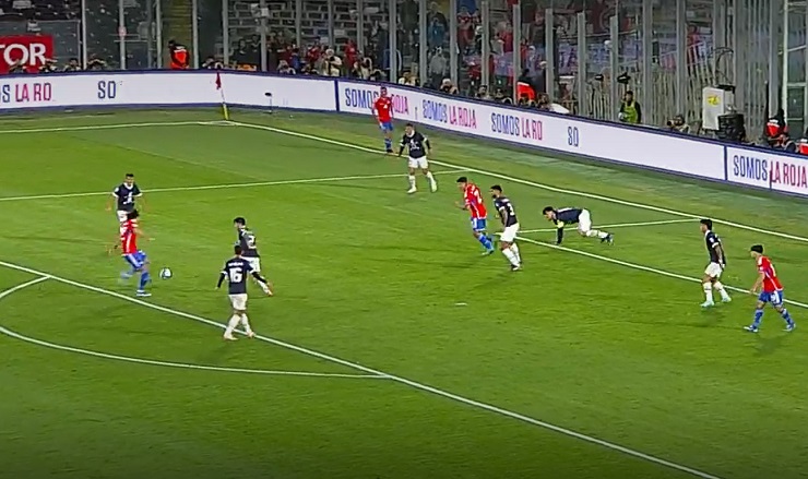 Ben Brereton tuvo la apertura de la cuenta en el Chile vs Paraguay, pero su remate se fue muy alto