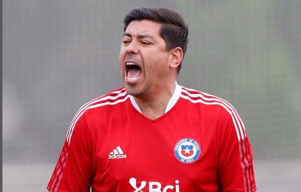 Chile tiene técnico interino: Nicolás Córdova se hará cargo de La Roja tras salida de Berizzo