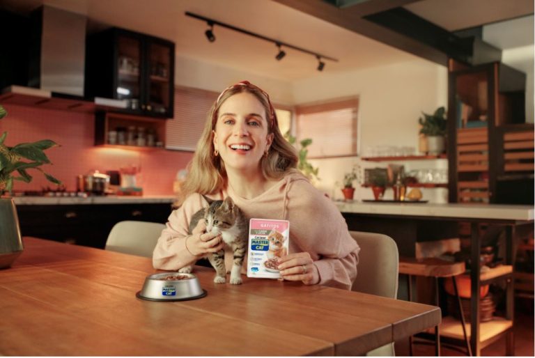 Sabor y nutrición, con beneficios para cada etapa de la vida: Conoce los nuevos trocitos jugosos de Master Cat!