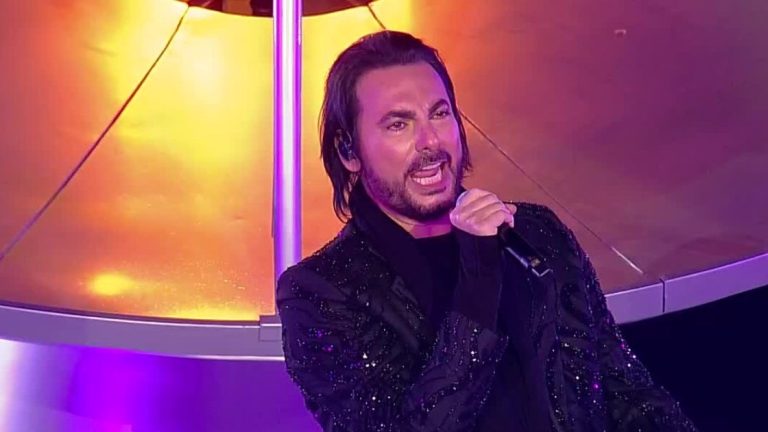 Beto Cuevas brilló con un show de éxitos en la inauguración de los Parapanamericanos