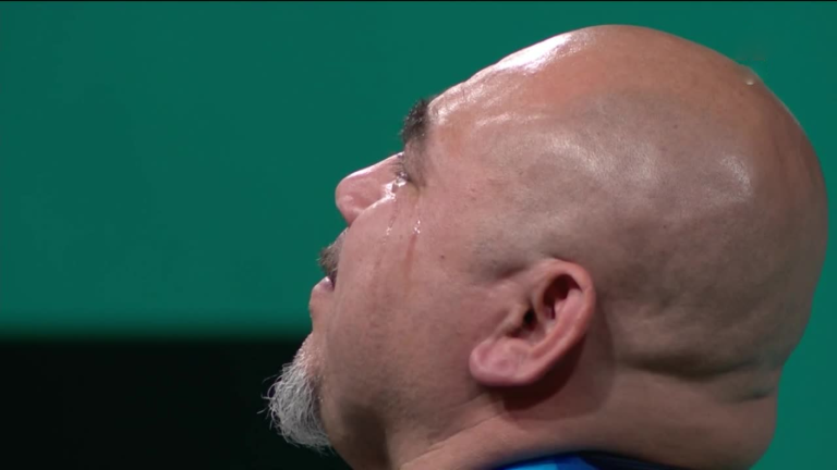 La emoción de Juan Carlos Garrido al entonar el himno nacional tras conseguir un nuevo oro