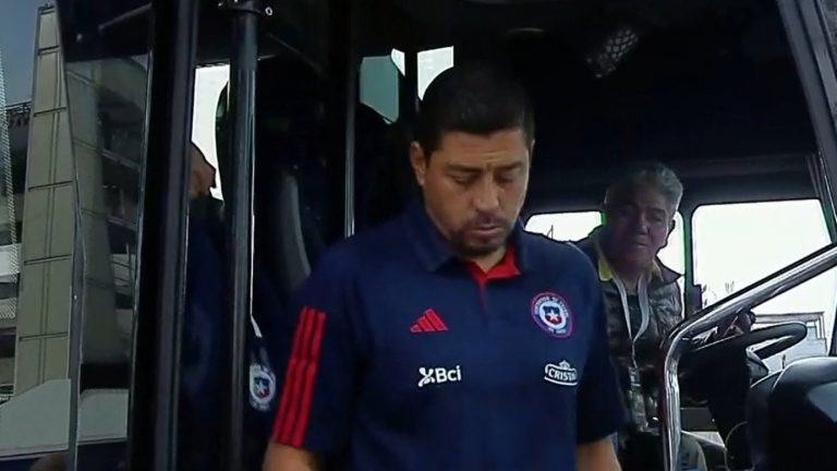 Con Nicolás Córdova a la cabeza: Así llegó La Roja al estadio para enfrentar a Ecuador por Clasificatorias