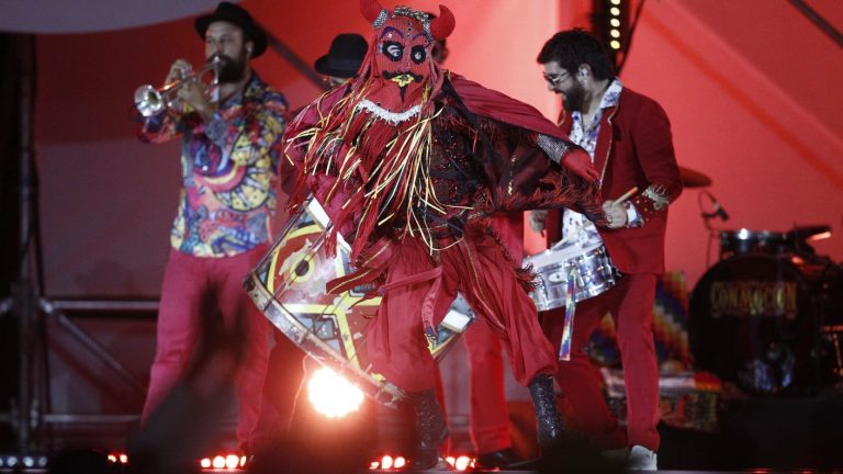 Banda Conmoción provocó euforia total en la ceremonia de clausura de los Juegos Parapanamericanos