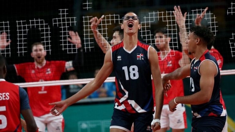Chile sufre dolorosa caída ante República Dominicana y peleará por el séptimo puesto en el vóleibol