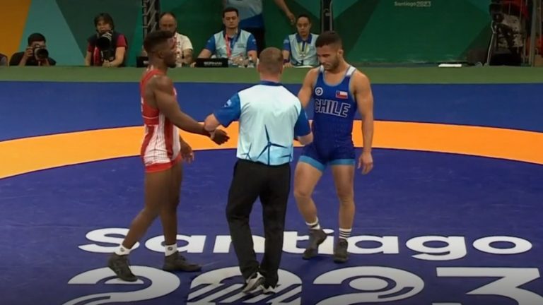 Lucha grecorromana: Eduardo Bernal cayó en la disputa por el bronce en la categoría 77 kilos