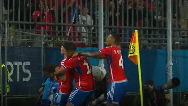 ¡Lo gritó todo Sausalito! El gol de Maximiliano Guerrero que abrió la cuenta para La Roja ante Brasil