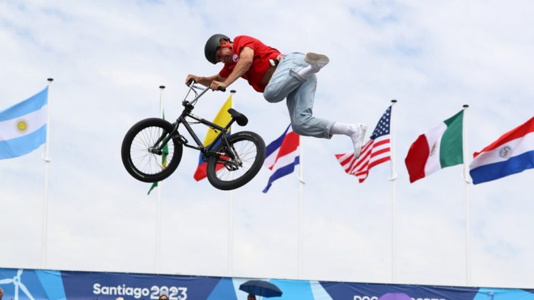 ¡Asombroso! José Manuel Cedano gana plata en BMX Freestyle y suma medalla para Chile
