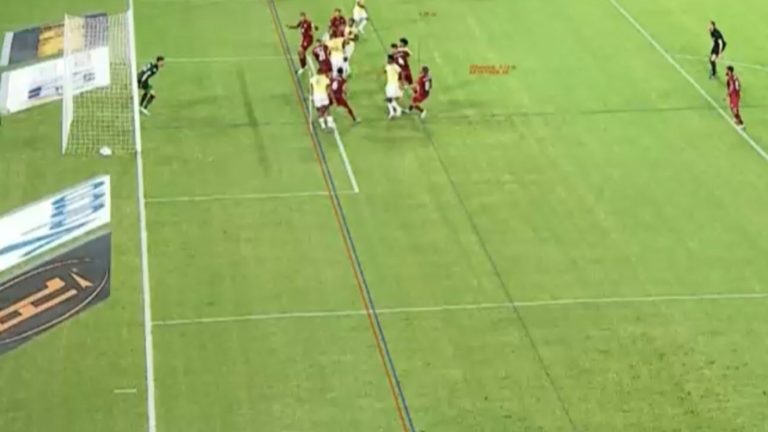 El polémico gol anulado a Ecuador: El Tri festejaba ante Venezuela, pero el VAR cobró offside