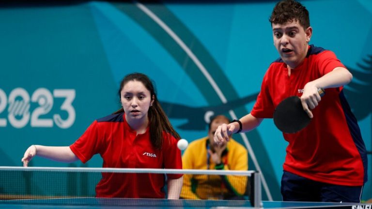 ¡Nuevo oro para el Team Chile! Florencia Pérez e Ignacio Torres triunfaron en el Para tenis de mesa