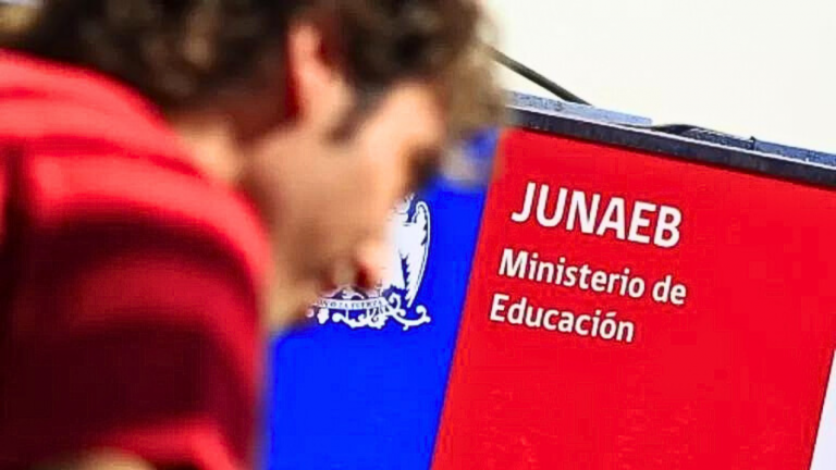 Postulaciones abiertas: Revisa las becas estatales que Junaeb tiene disponibles