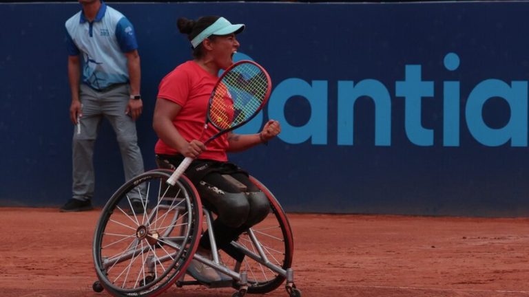 ¡Punto, set y partido! Macarena Cabrillana se impuso ante EEUU y avanzó a semifinal de tenis en silla de ruedas