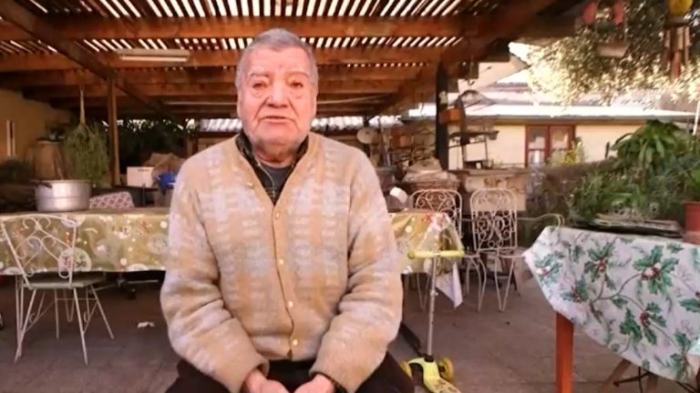 Contribuciones: El drama de adultos mayores que arriesgan perder sus casas por deudas tributarias