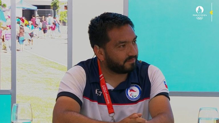 La alegría de Francisco Cayulef tras ganar oro en tenis en silla de ruedas: 