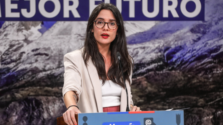 Gobierno confirmó expulsión de migrantes en vuelos comerciales y aclaró polémica por plazos