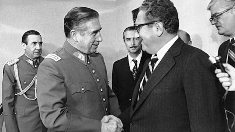 Los nexos de Henry Kissinger con Chile: Del apoyo al Golpe de Estado a la visita a Pinochet durante la dictadura