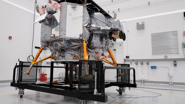 Cenizas de ex presidentes de EE.UU. y actores de Star Trek viajarán a la Luna en inédita misión espacial