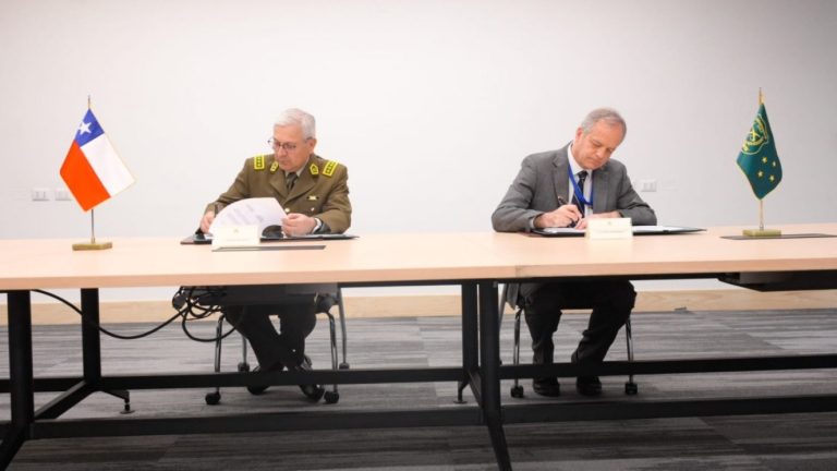 Carabineros e INE firman convenio para reforzar la prevención y seguridad de los censistas