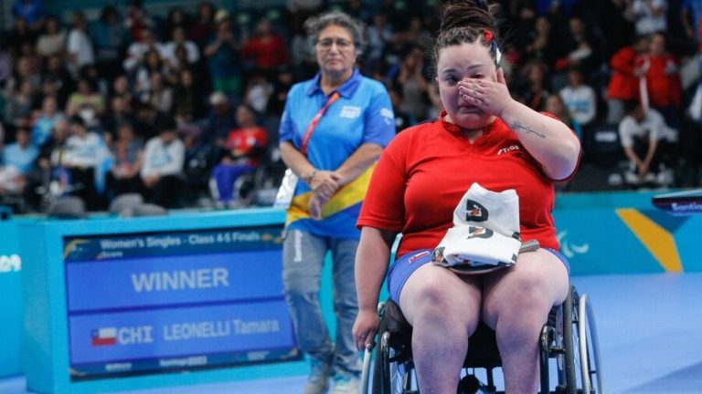 ¡Todo tuyo! Tamara Leonelli se quebró tras ganar nuevo oro para Chile en el Para tenis de mesa
