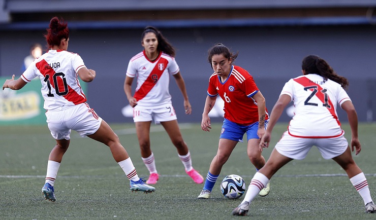 La Roja Femenina respondió ante su público y consiguió una buena victoria frente a Perú