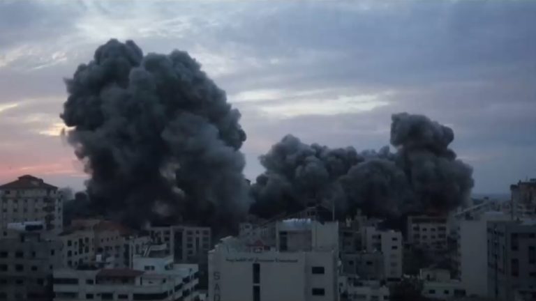 Israel renauda sus ataques en el sur de la Franja de Gaza tras tregua
