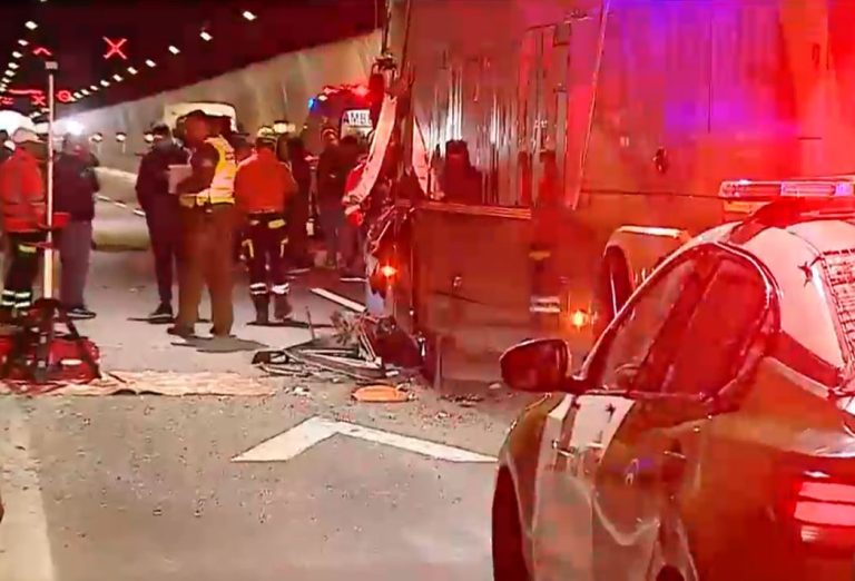Grave accidente en Túnel Zapata: Chofer de bus murió en choque con camión