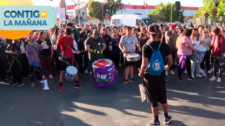 Organizaciones de vivienda cortaron el tránsito en Peñalolén: Exigen solución habitacional