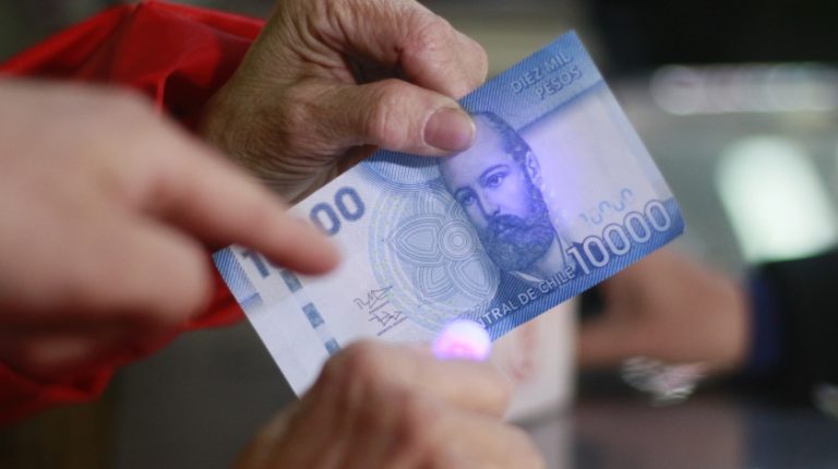 Por aumento de circulación de billetes falsos: Las recomendaciones del Banco Central para reconocerlos