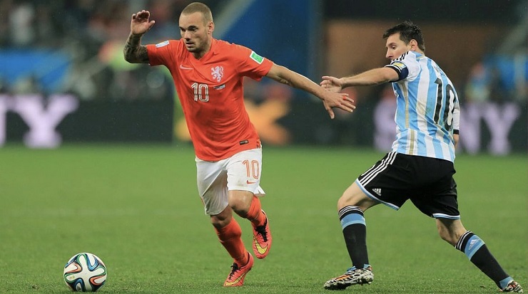 Wesley Sneijder enciende la polémica por posibilidad de que mujeres entrenen equipos masculinos: 