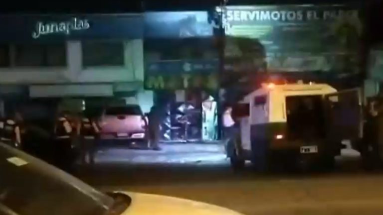 Desconocidos balearon en el pecho a detective de la PDI: Fue trasladado al Hospital Barros Luco