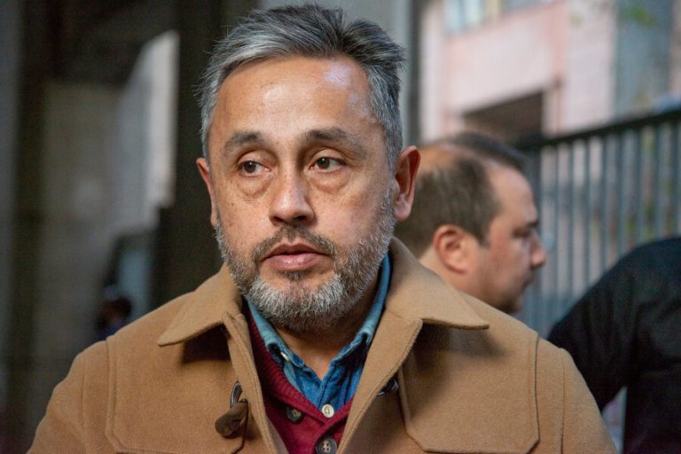 Sin bolsillos ni números: Diputado propone que reos usen uniforme en cárceles