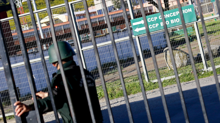 Cuenta con 9 causas penales: Buscan a interna con amplio prontuario que se fugó de cárcel en Concepción