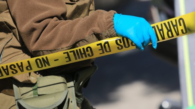 Mujer falleció tras ser asfixiada por su pareja en La Pintana: Agresor está grave por ingerir ácido muriático