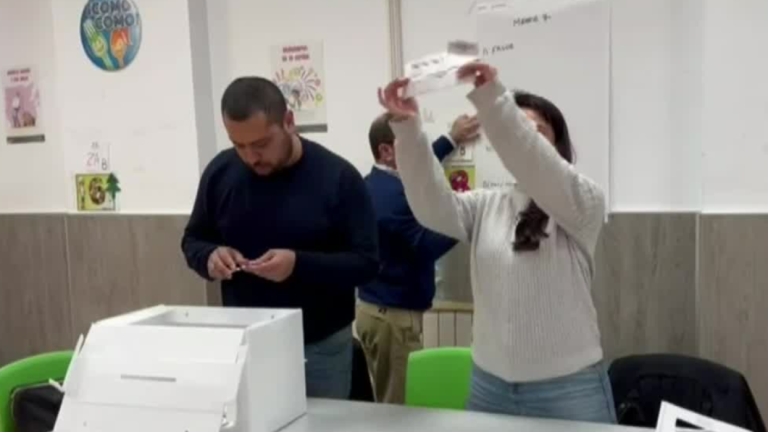 Así se vivió el conteo de votos en Madrid: China y Nueva Zelanda ya tienen sus resultados