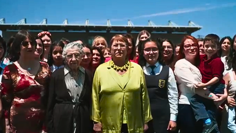 Michelle Bachelet graba video para campaña del 