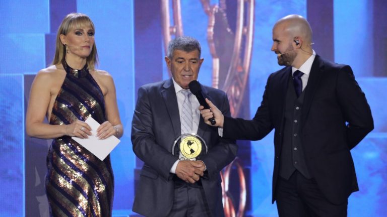 Panam Sports Awards 2023: Bienvenido Front obtiene premio al entrenador del año