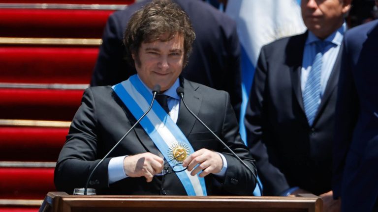 Javier Milei asumió como presidente de Argentina: 