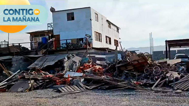 Desalojan campamento de 40 hectáreas en Iquique: Terreno también funcionaba como vertedero