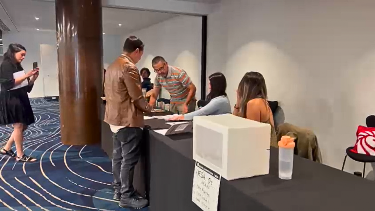 Primero en votar: Plebiscito 2023 inició con sufragio en mesa de Nueva Zelanda