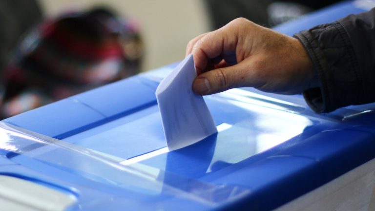Plebiscito 2023: A qué hora se constituyen las mesas de votación