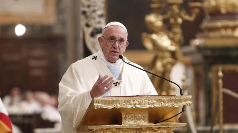 Vaticano aprueba la bendición de parejas del mismo sexo: Esta es la condición para acceder al ritual