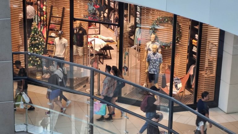Navidad: Cómo funcionarán los malls y comercios el fin de semana largo