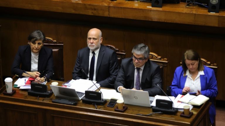 Senado aprobó incremento salarial del 4.3% a trabajadores del sector público