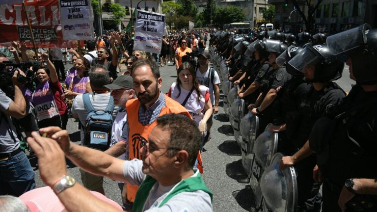 Gobierno de Argentina cobrará a manifestantes por operativo de seguridad