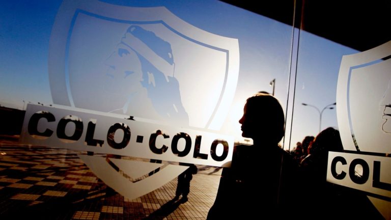 Filtran los nombres de los jugadores de Colo Colo que obtuvieron licencias de conducir de forma irregular
