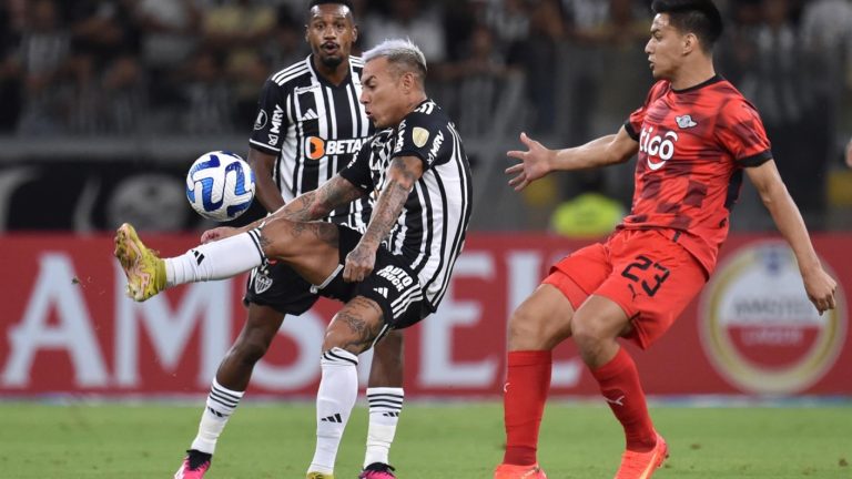 ¿Volverá a la U?: Atlético Mineiro escuchará ofertas por Eduardo Vargas