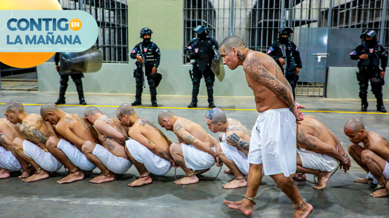 Así fue la cena navideña que recibieron reclusos de la cárcel de Bukele en El Salvador