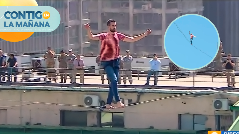 ¡Desafío extremo! Equilibrista cruzó la Alameda a 50 metros de altura